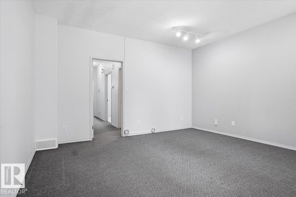 ##3 10235 111 St Nw Property Photo 6