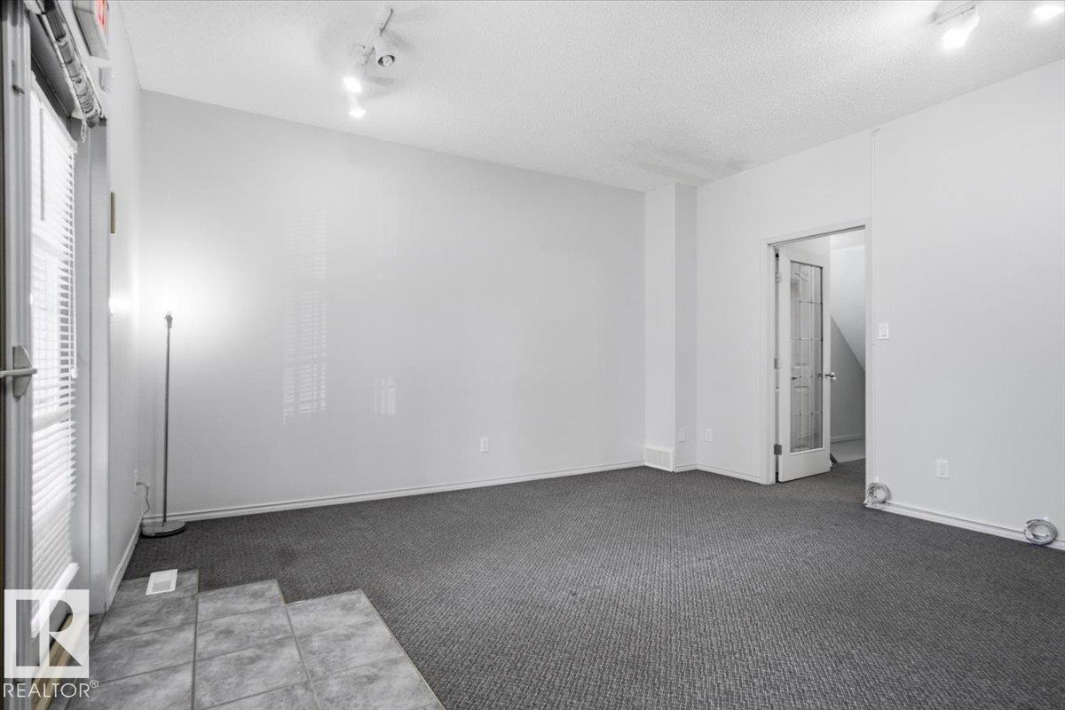 ##3 10235 111 St Nw Property Photo 8