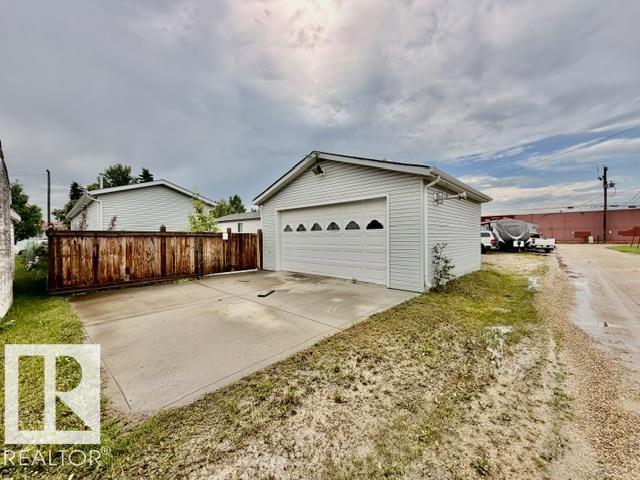 4810 48 Av Property Photo 29