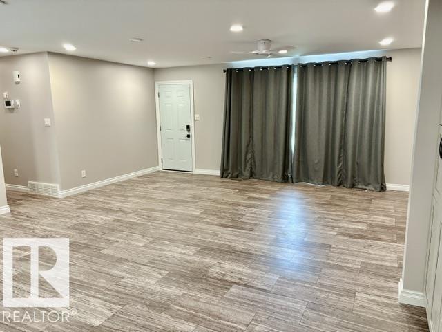 5133 45a Av Property Photo 4