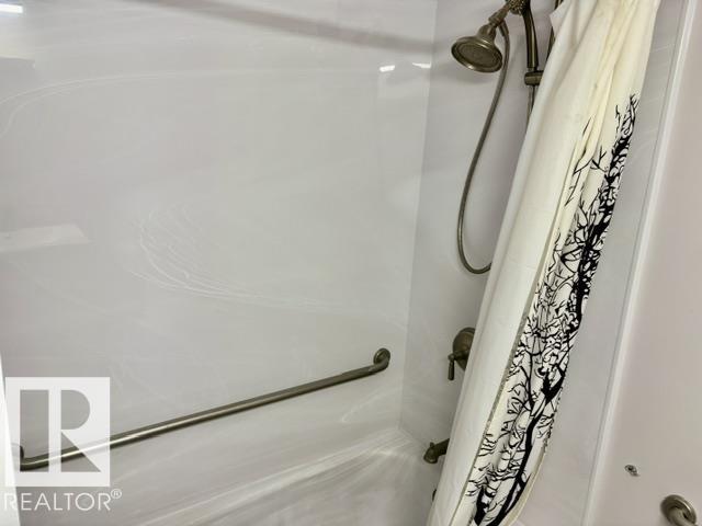 5133 45a Av Property Photo 16