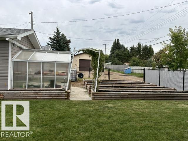 5133 45a Av Property Photo 29