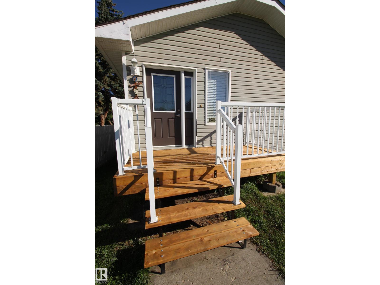 10216 101 St Property Photo 2