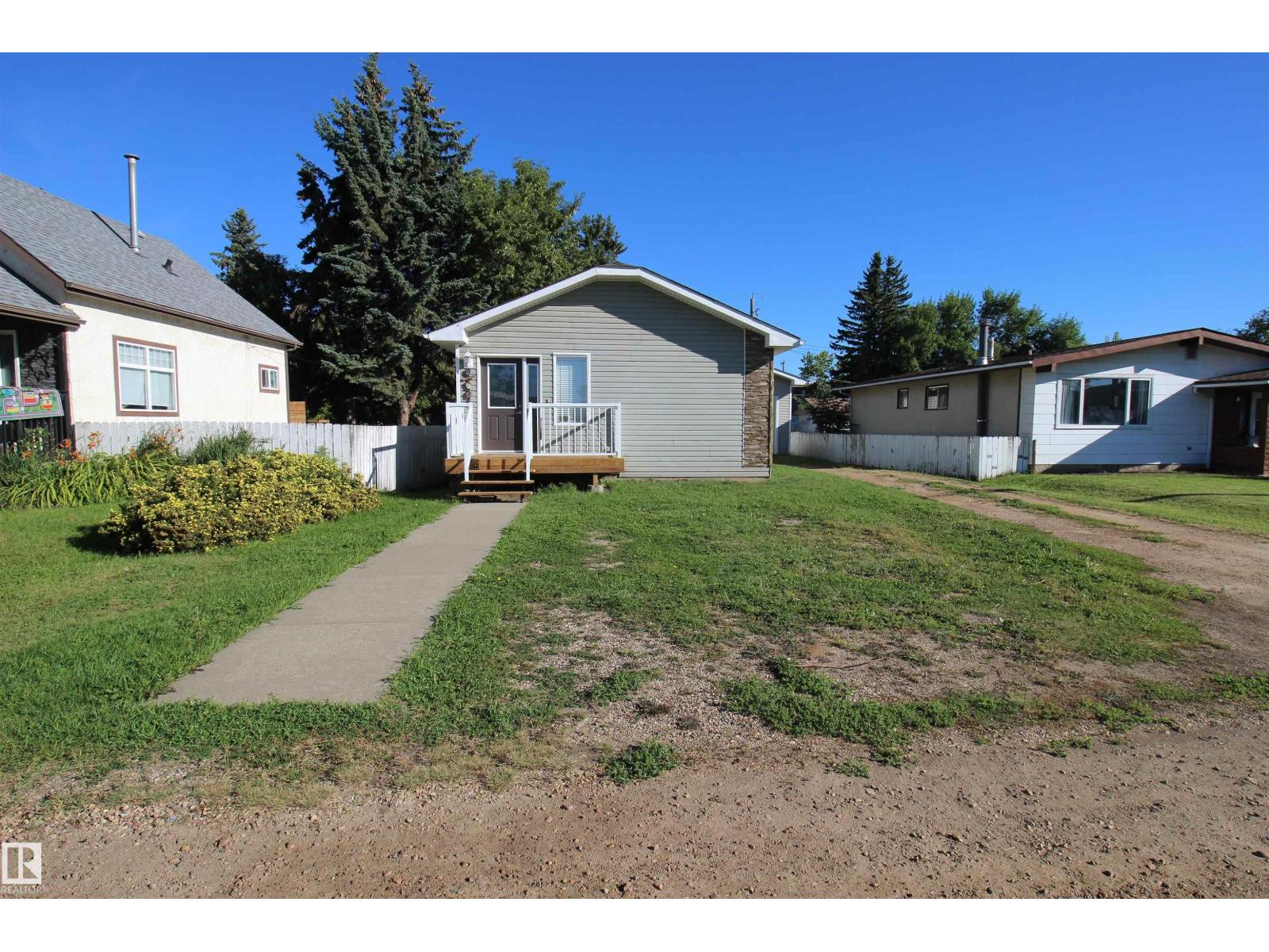 10216 101 St Property Photo 6