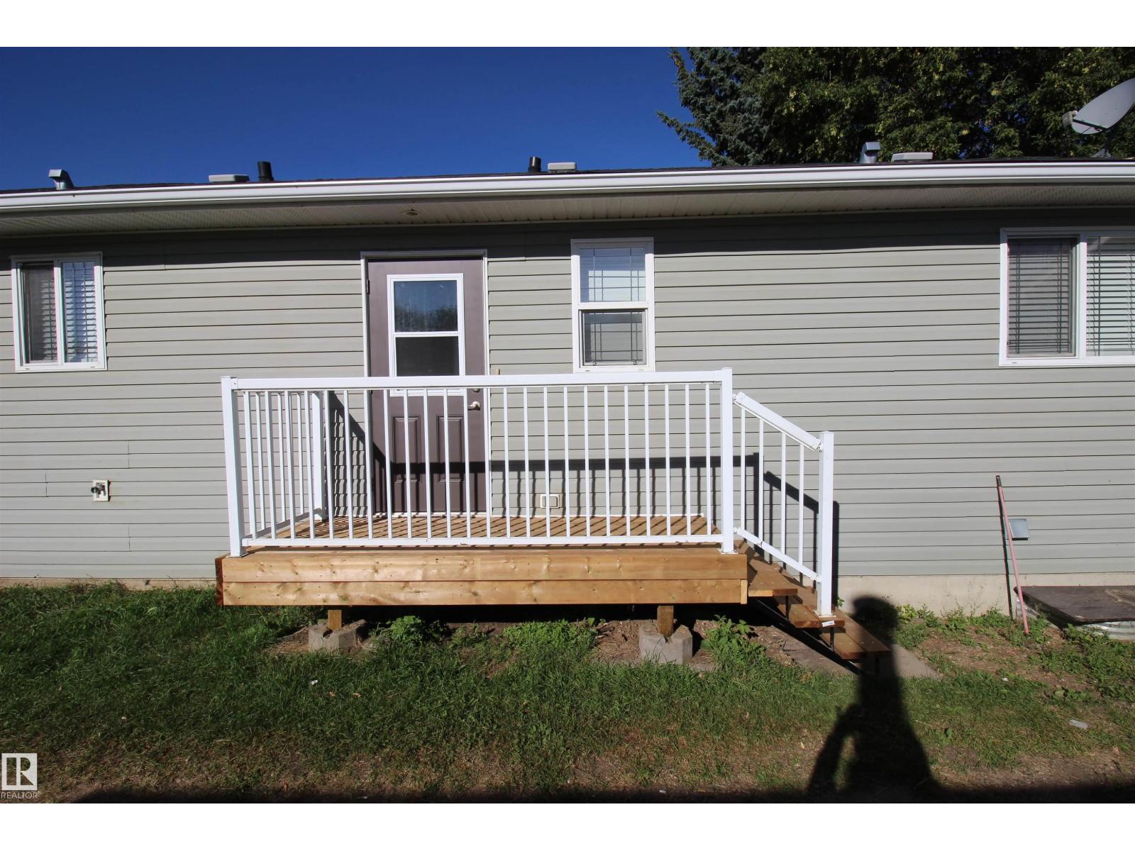 10216 101 St Property Photo 10