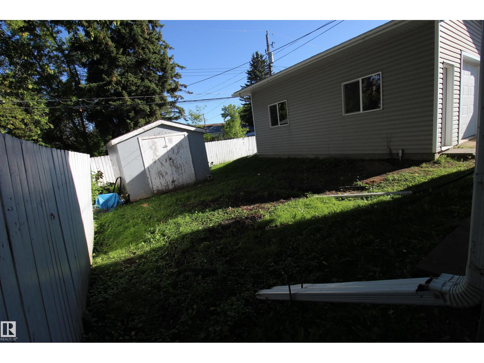 10216 101 St Property Photo 13