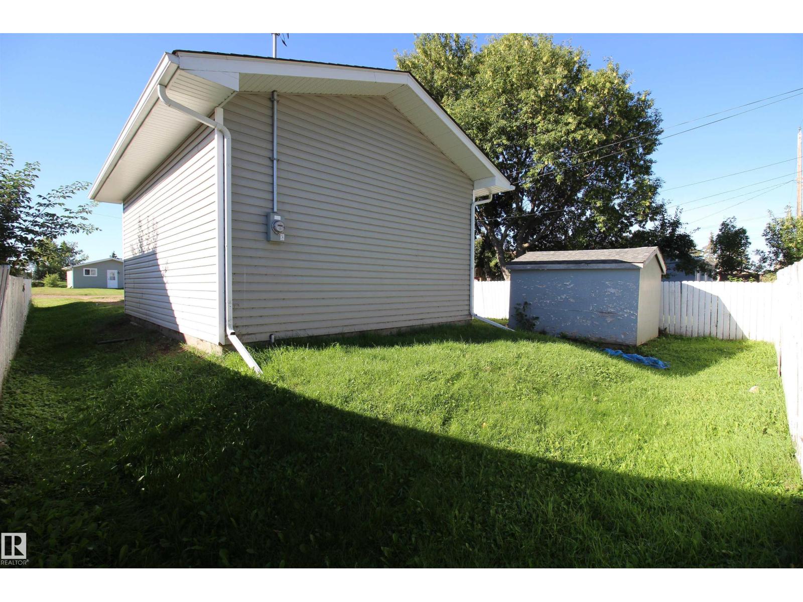 10216 101 St Property Photo 20