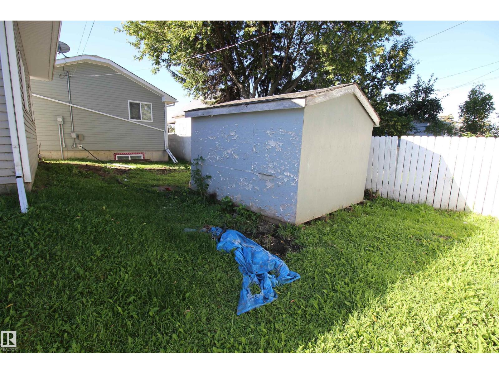 10216 101 St Property Photo 21