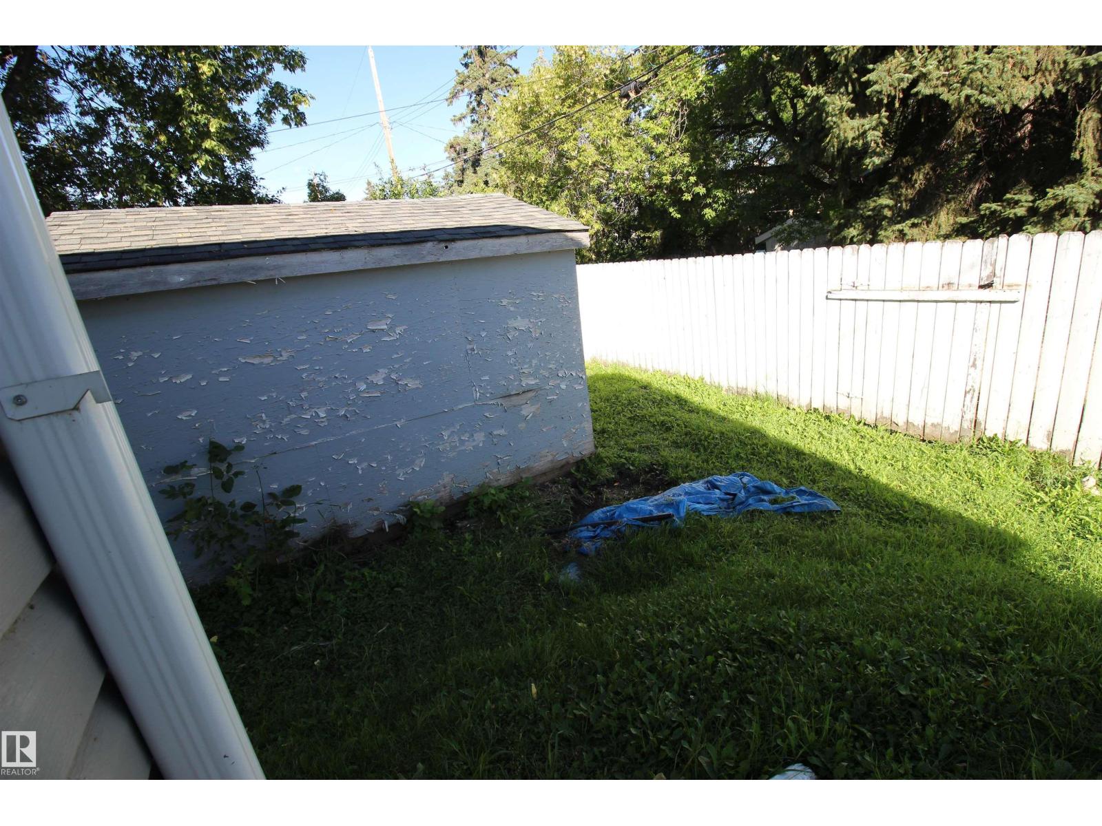 10216 101 St Property Photo 22