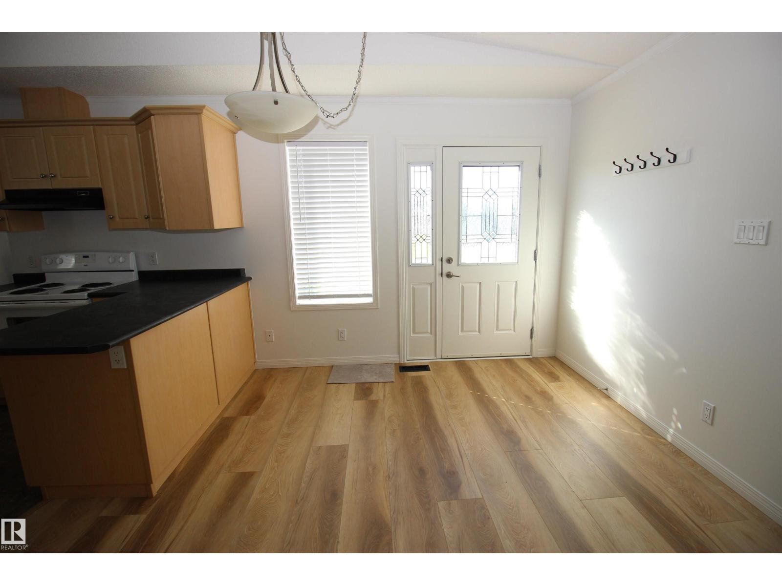 10216 101 St Property Photo 25