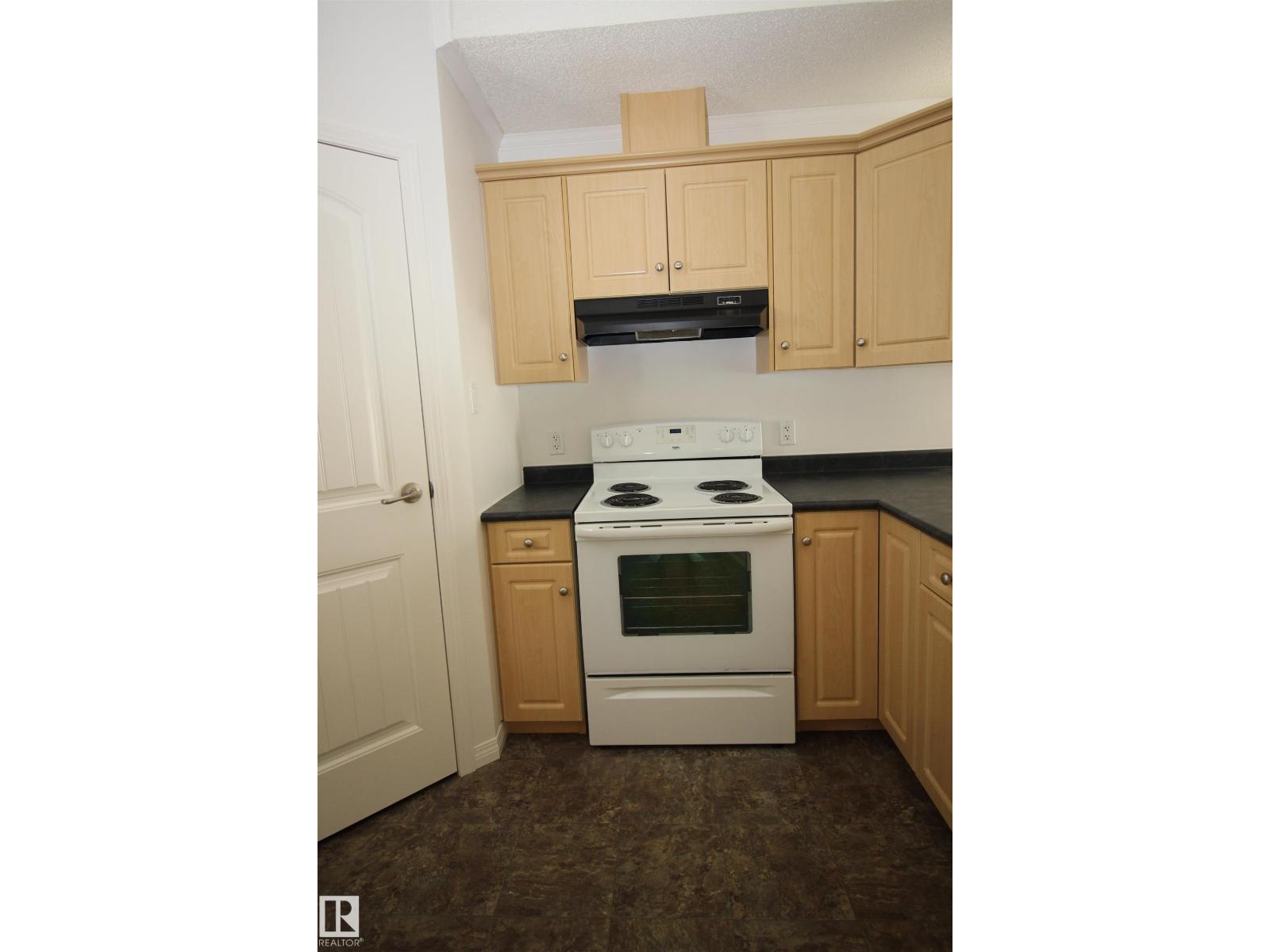 10216 101 St Property Photo 30