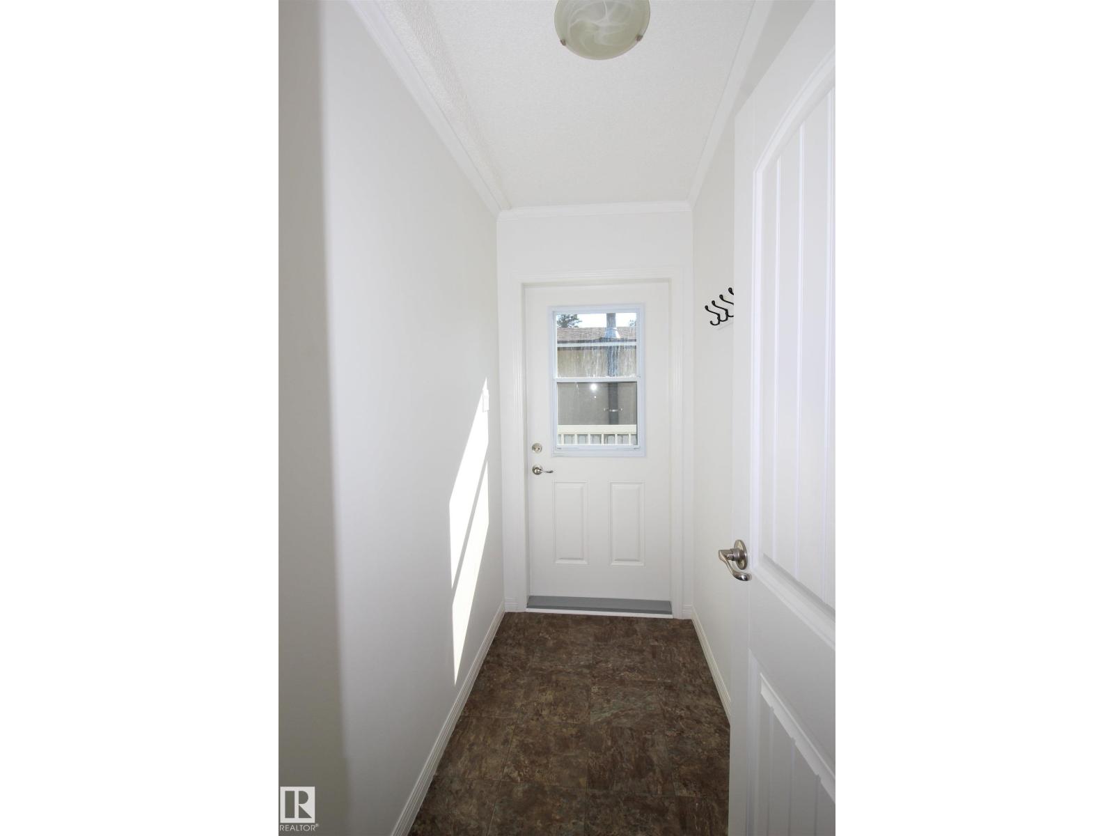 10216 101 St Property Photo 35