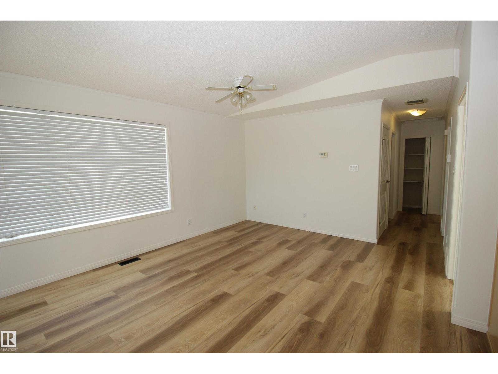 10216 101 St Property Photo 36