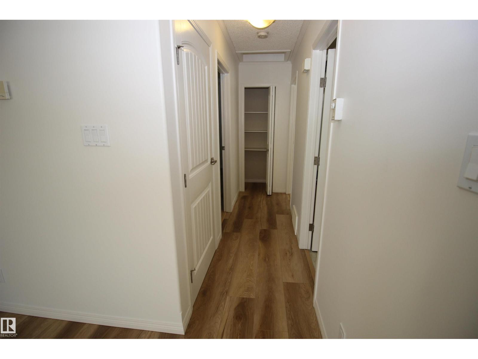 10216 101 St Property Photo 37