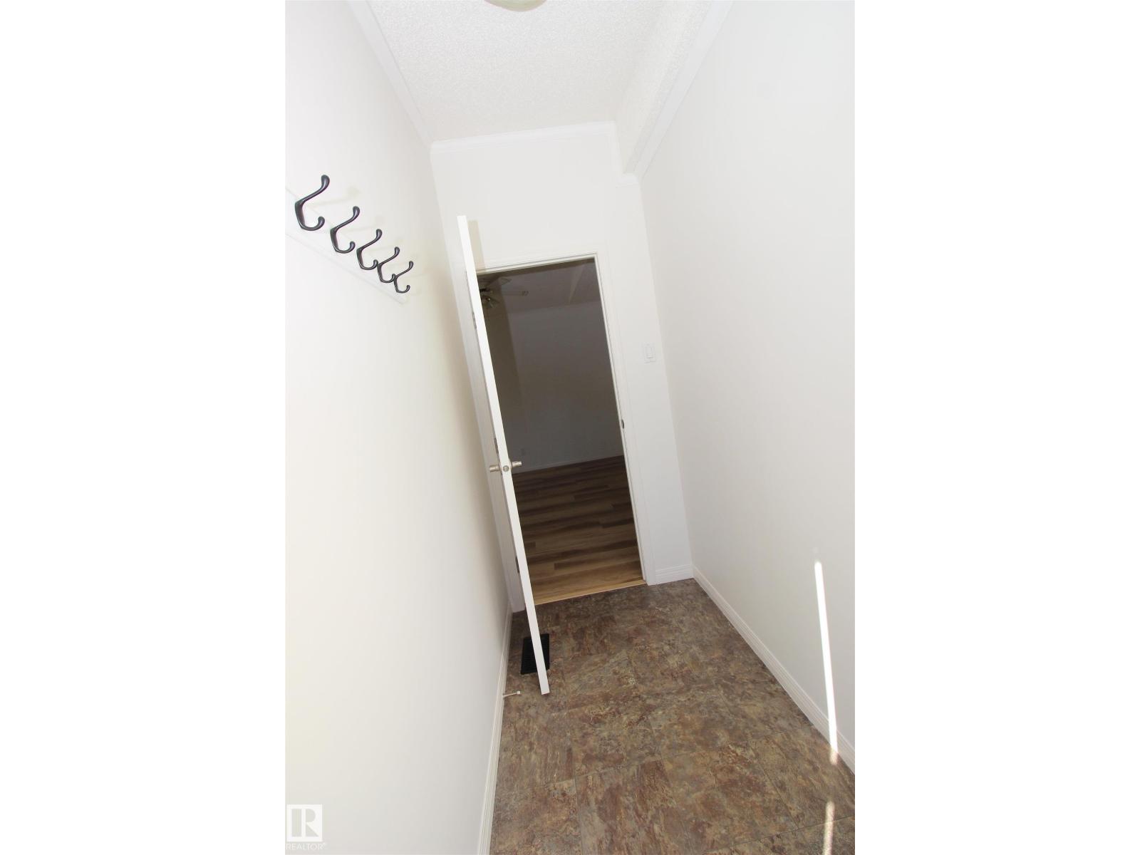10216 101 St Property Photo 38