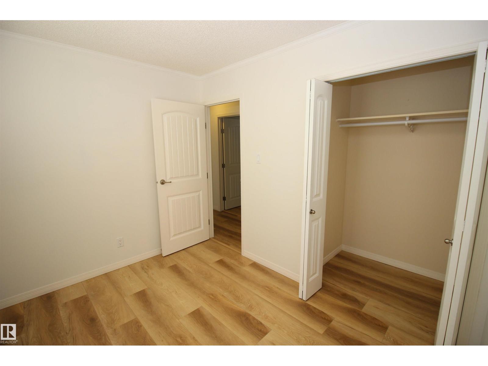 10216 101 St Property Photo 44