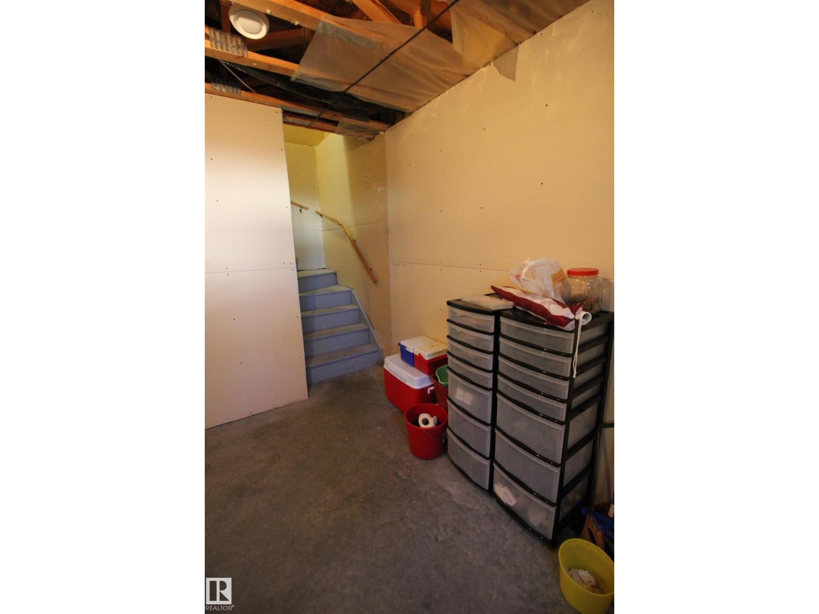 10216 101 St Property Photo 55