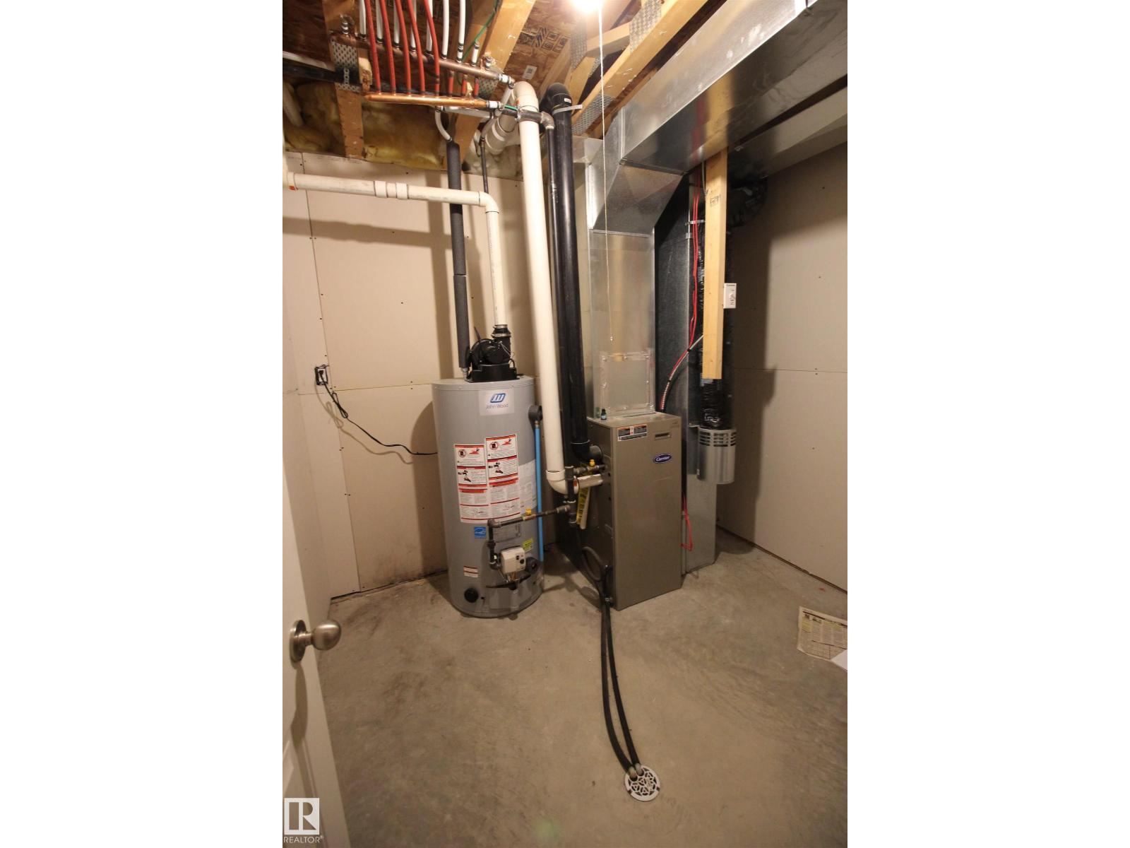 10216 101 St Property Photo 60