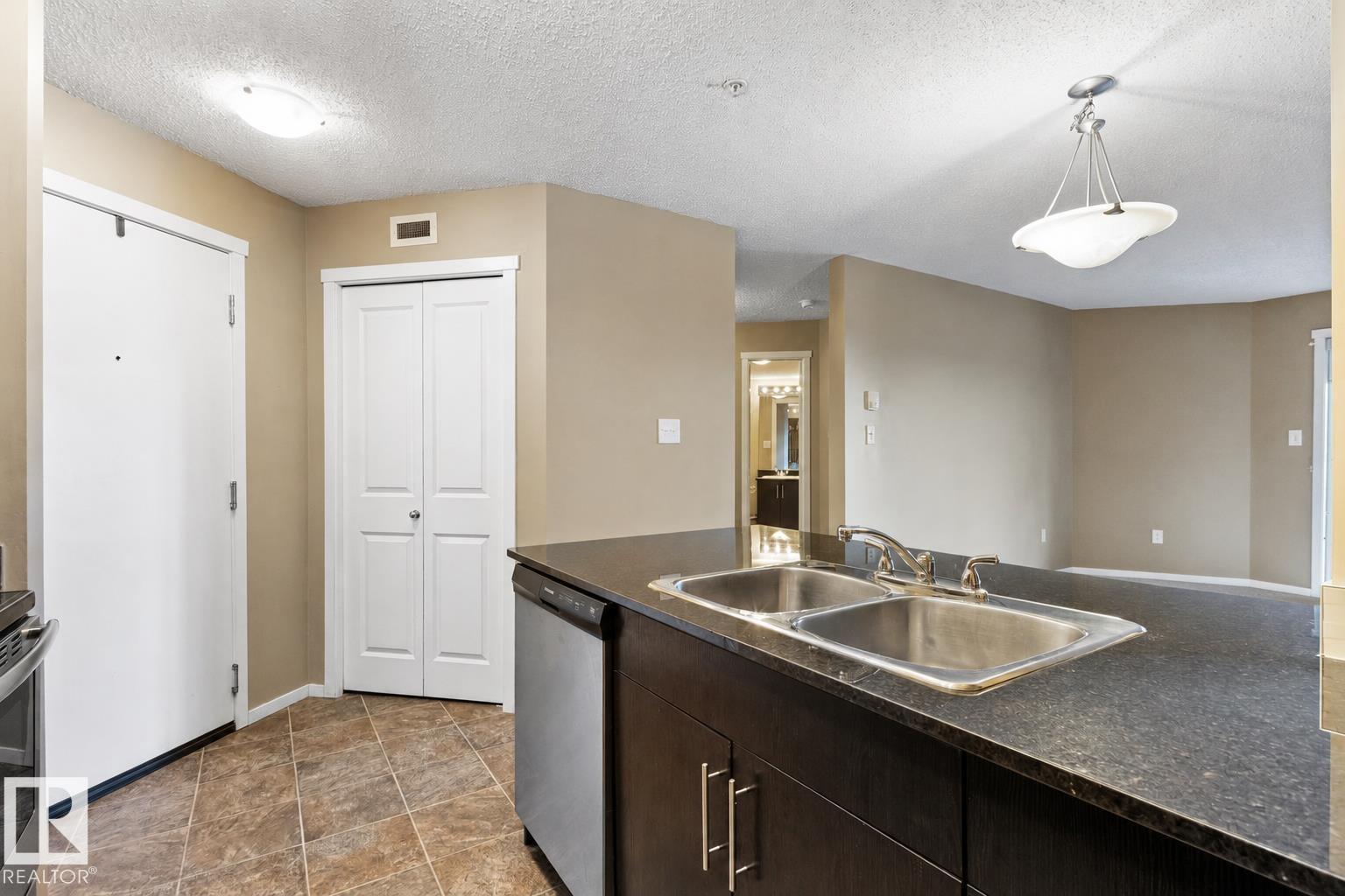 #208 18122 77 St Nw Property Photo 6