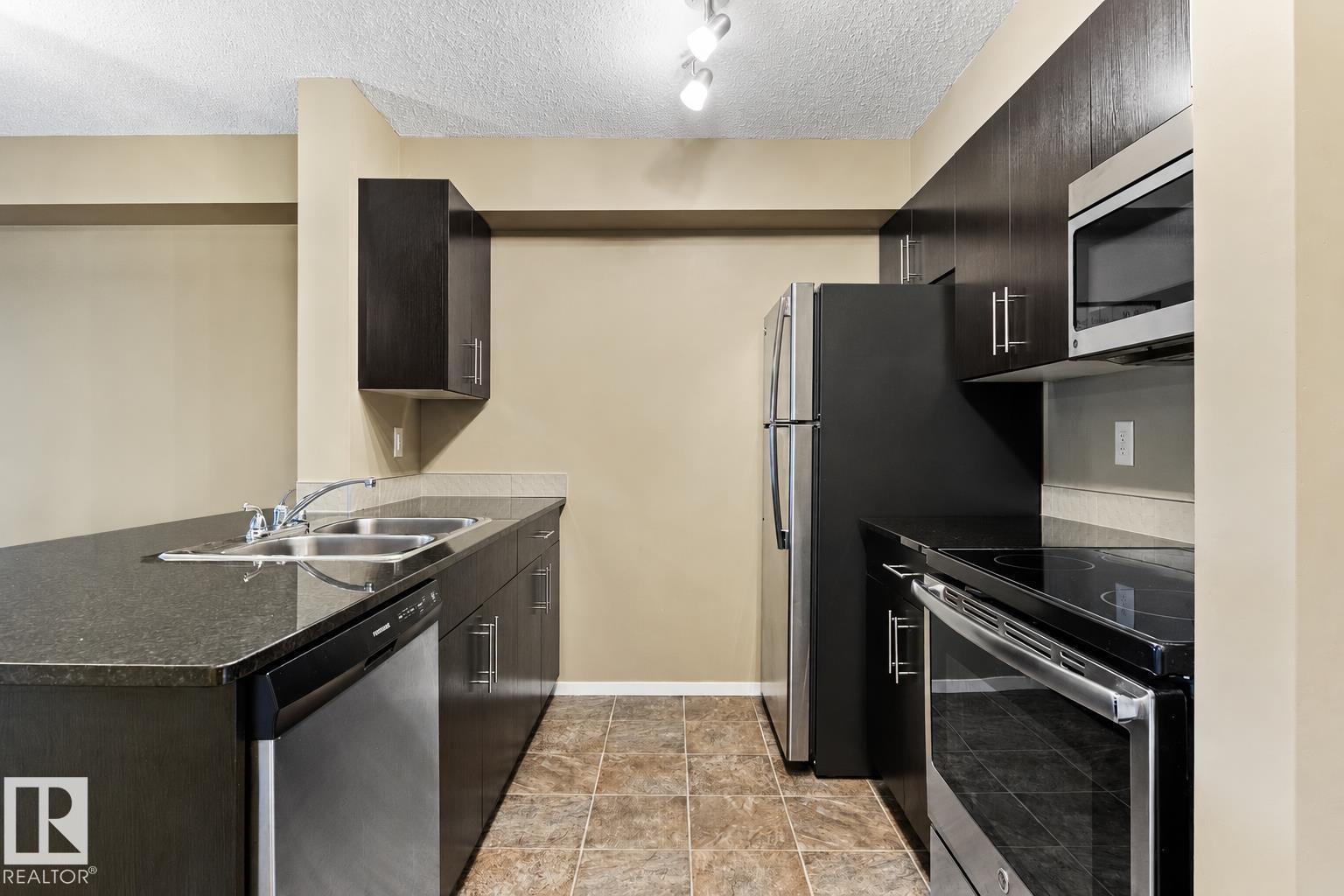 #208 18122 77 St Nw Property Photo 7