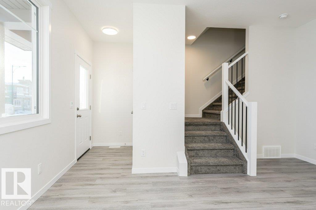6281 175a Av Nw Property Photo 2