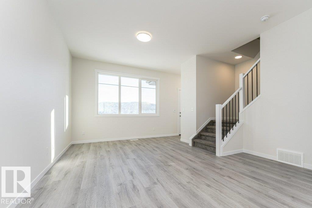 6281 175a Av Nw Property Photo 3
