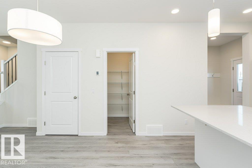 6281 175a Av Nw Property Photo 8