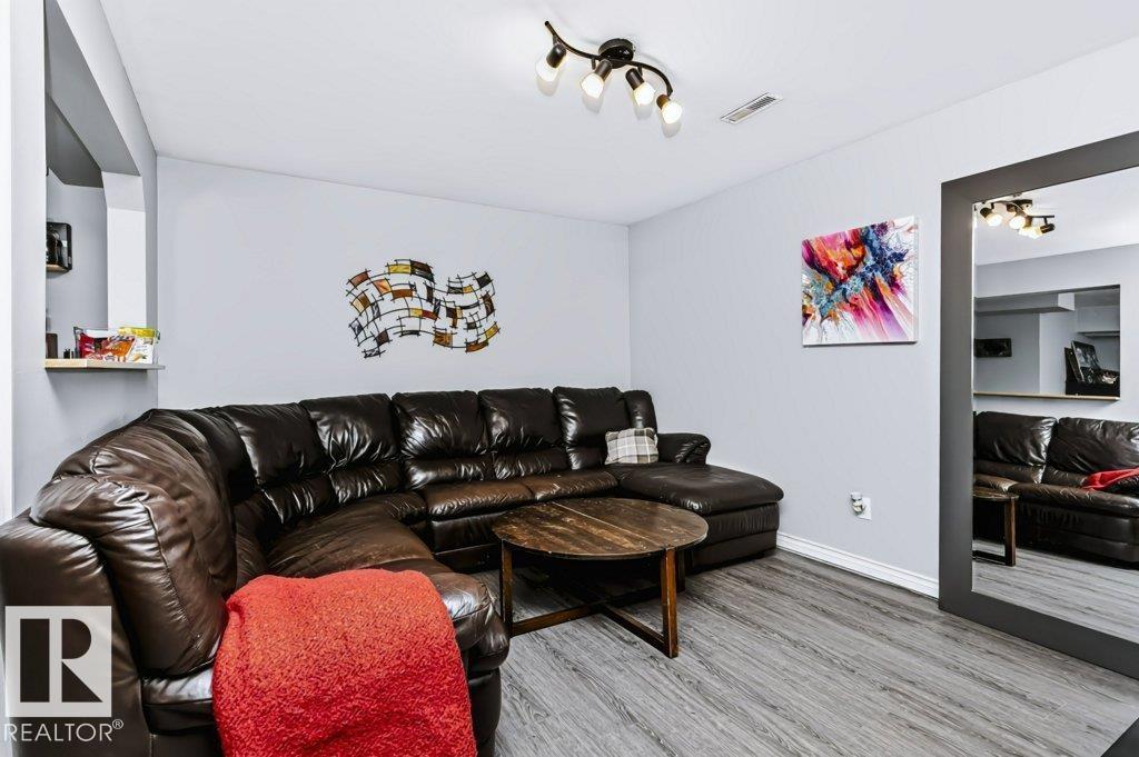 18431 95a Av Nw Property Photo 29