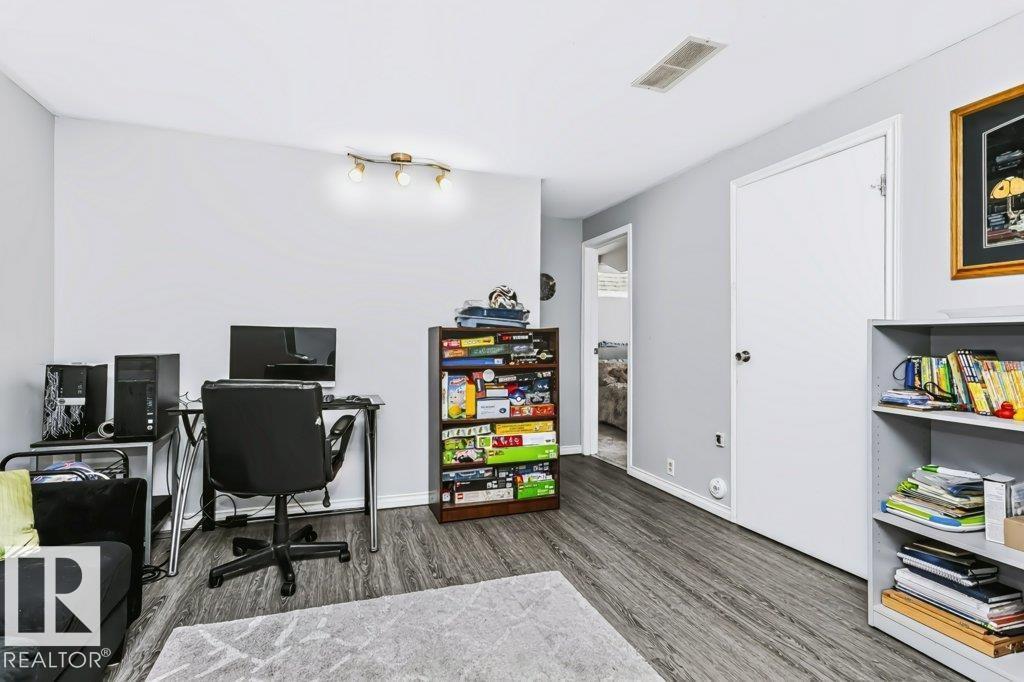 18431 95a Av Nw Property Photo 37