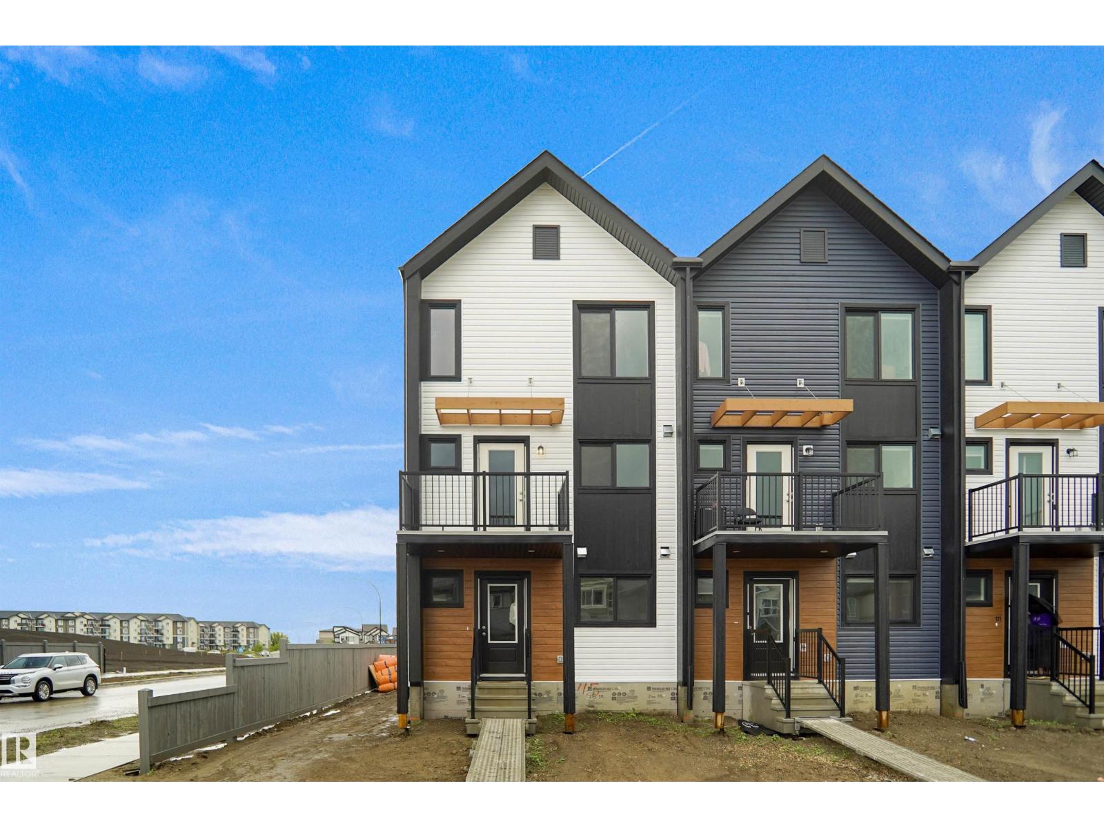99 Nerine Cr Property Photo 1