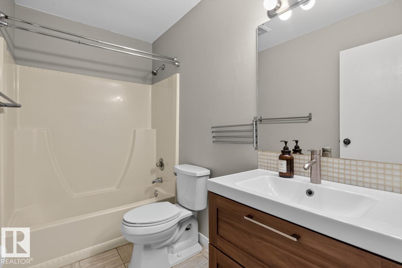 3524 51 St Nw Property Photo 24