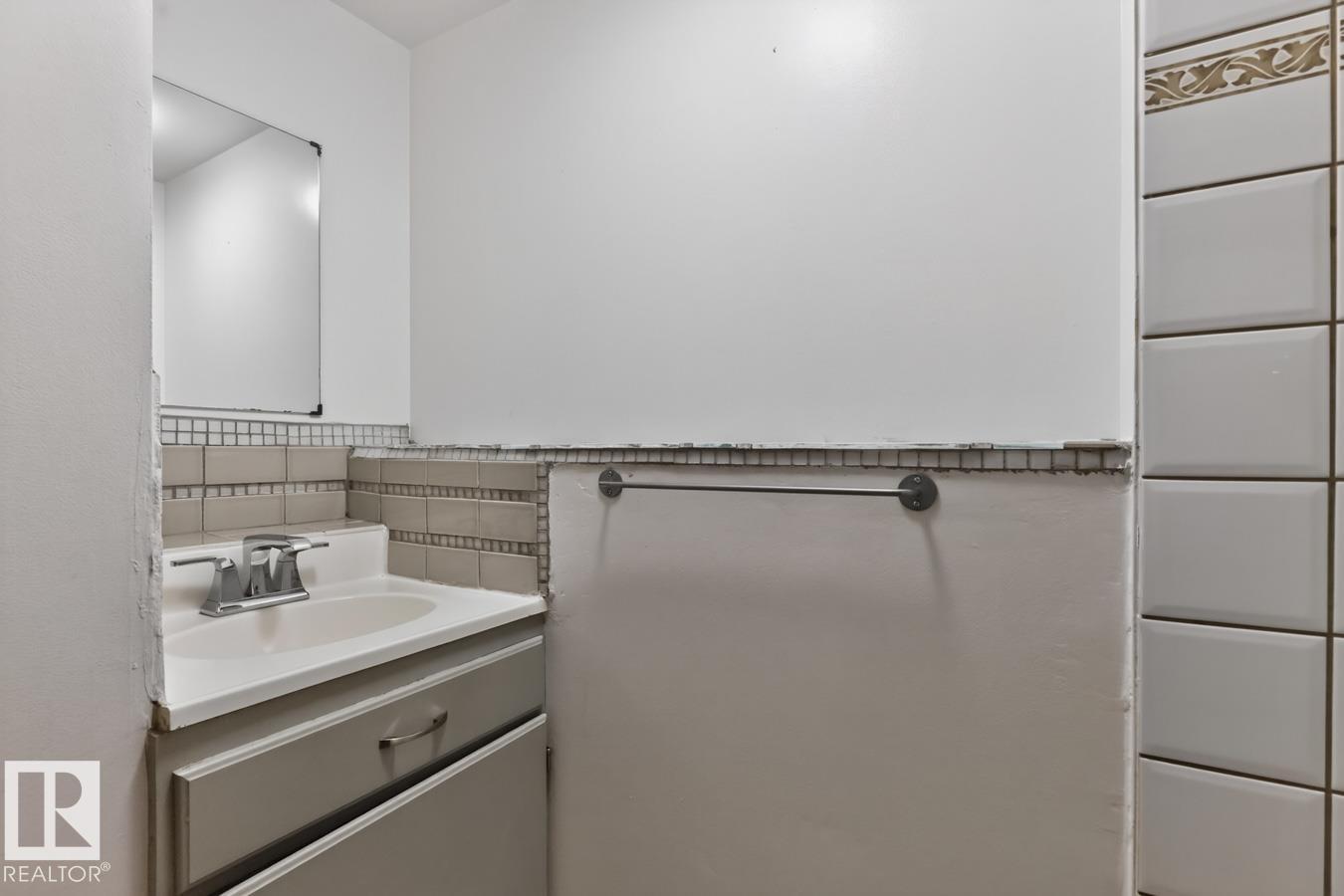 3524 51 St Nw Property Photo 33