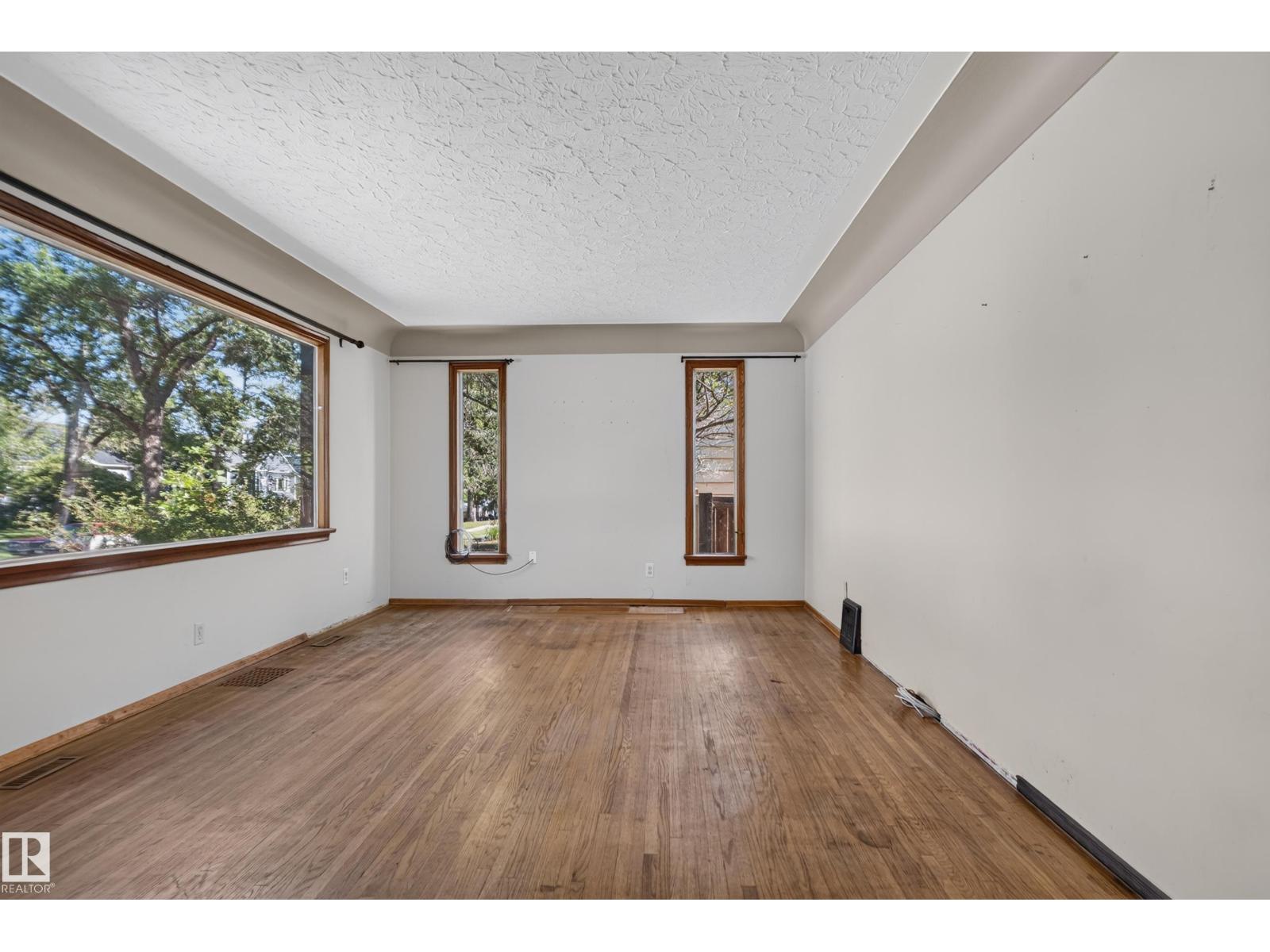 13351 109a Av Nw Property Photo 3