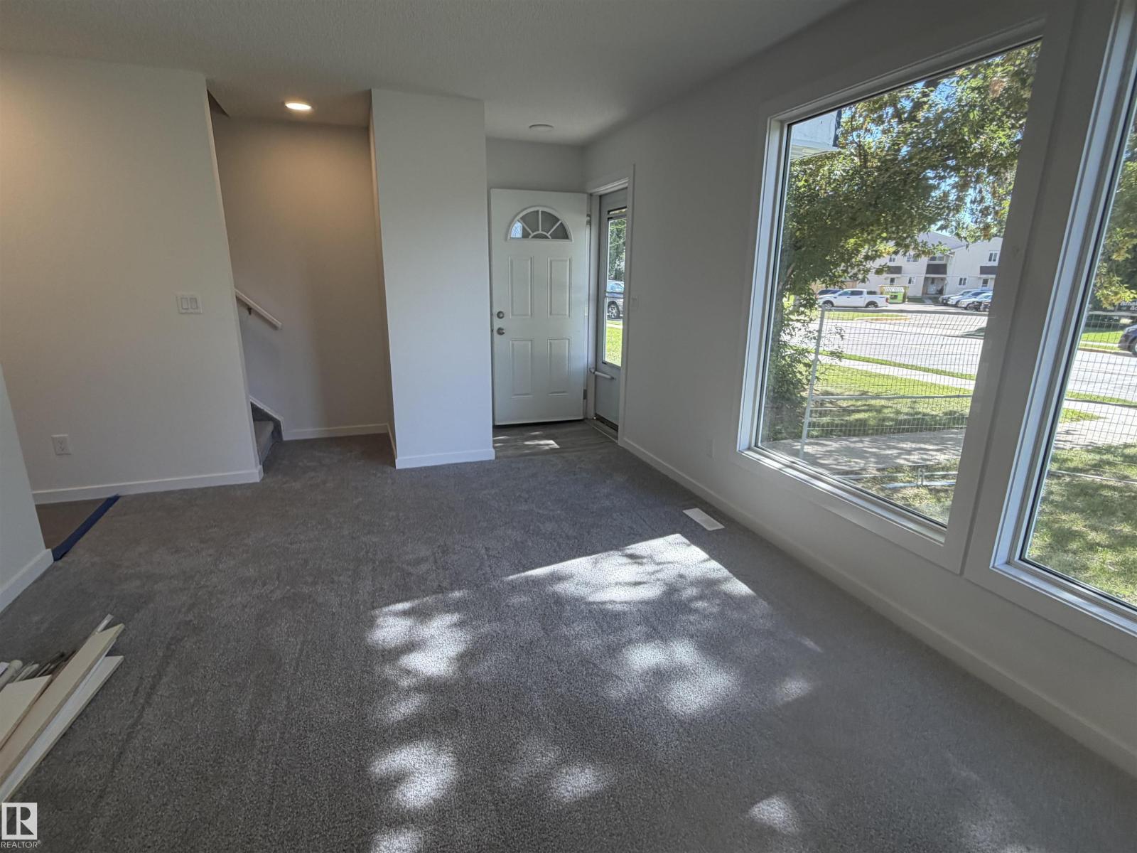 66 Athabasca Ac Property Photo 3
