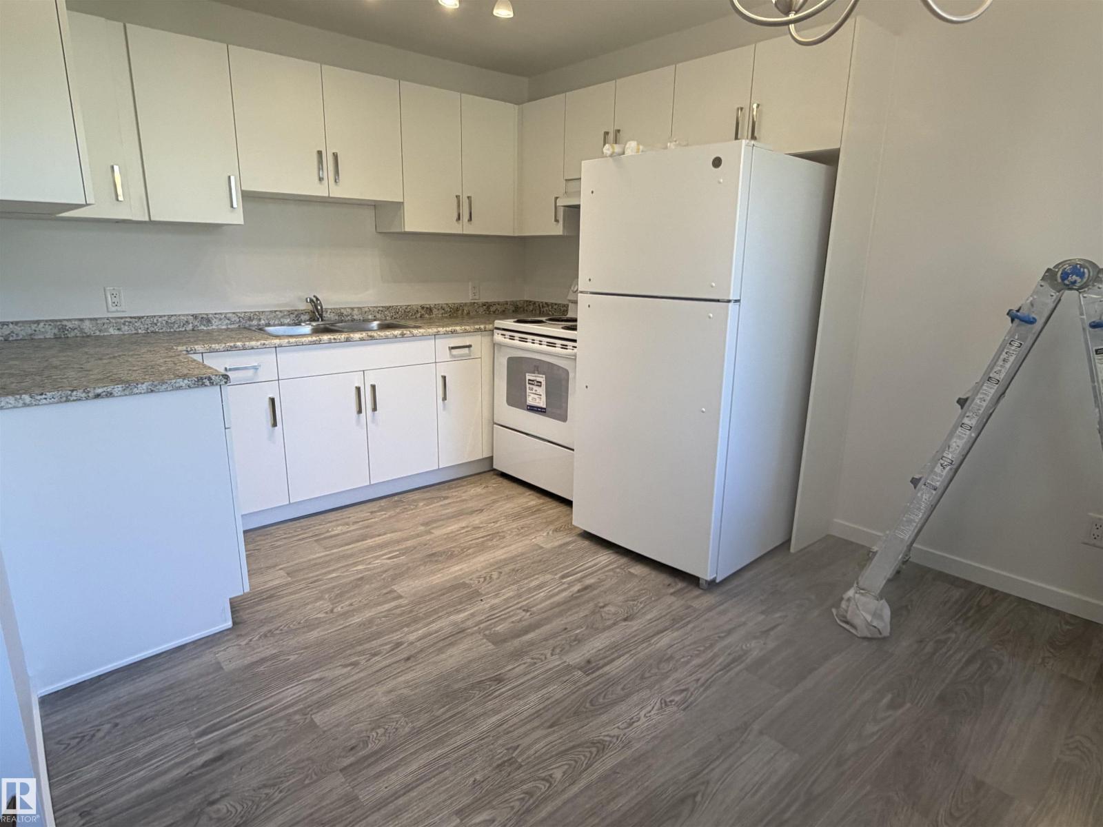 66 Athabasca Ac Property Photo 7