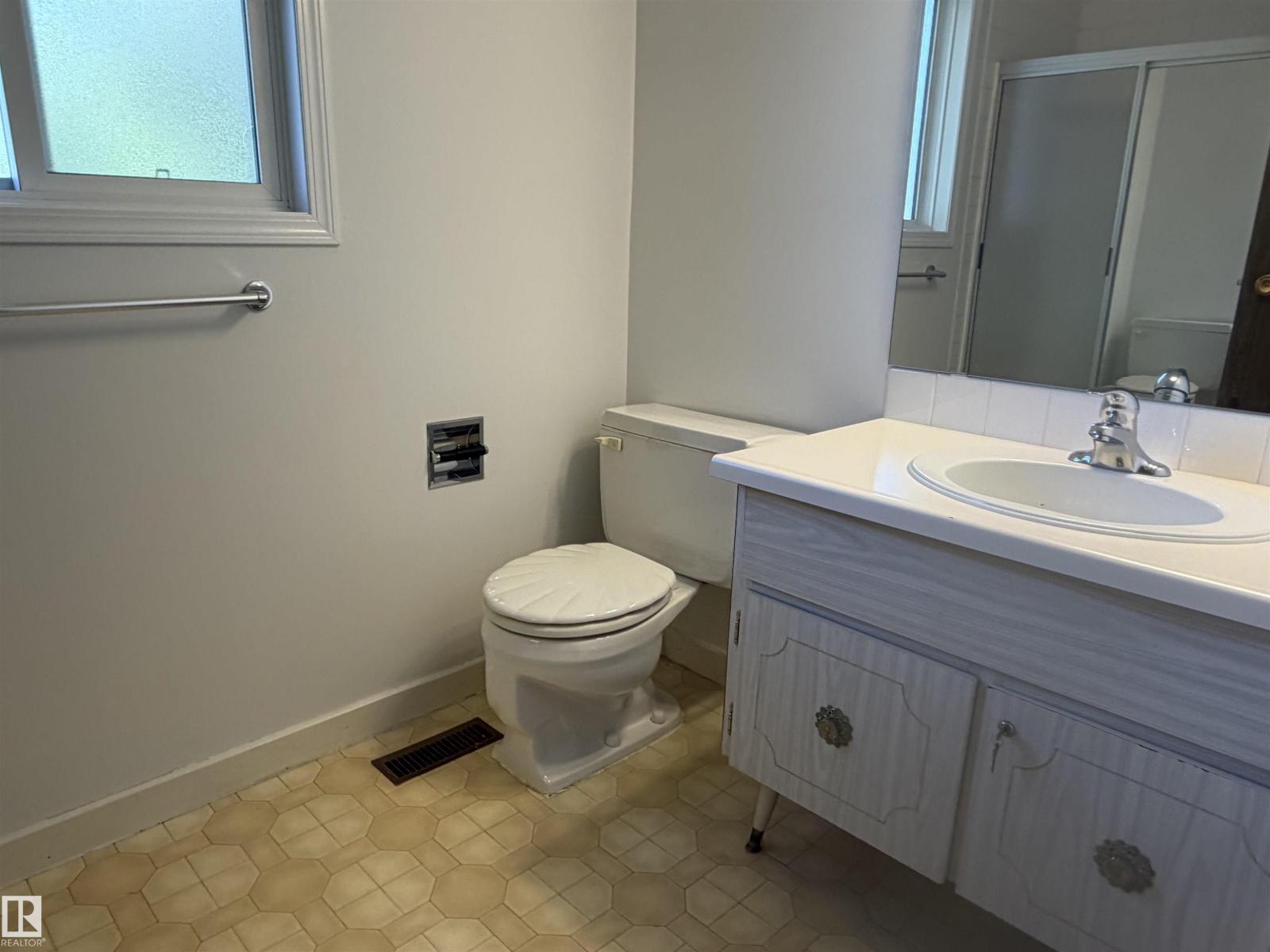 66 Athabasca Ac Property Photo 15