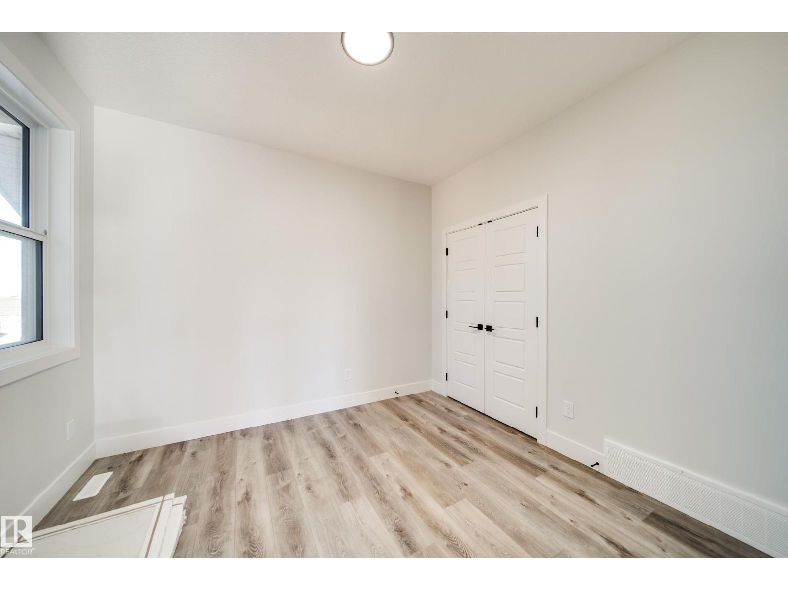 8515 183 Av Nw Property Photo 4