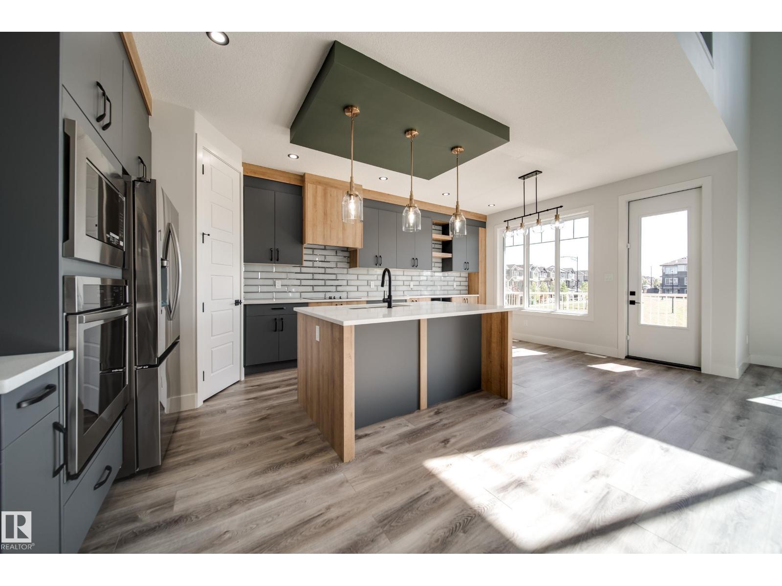 8515 183 Av Nw Property Photo 7