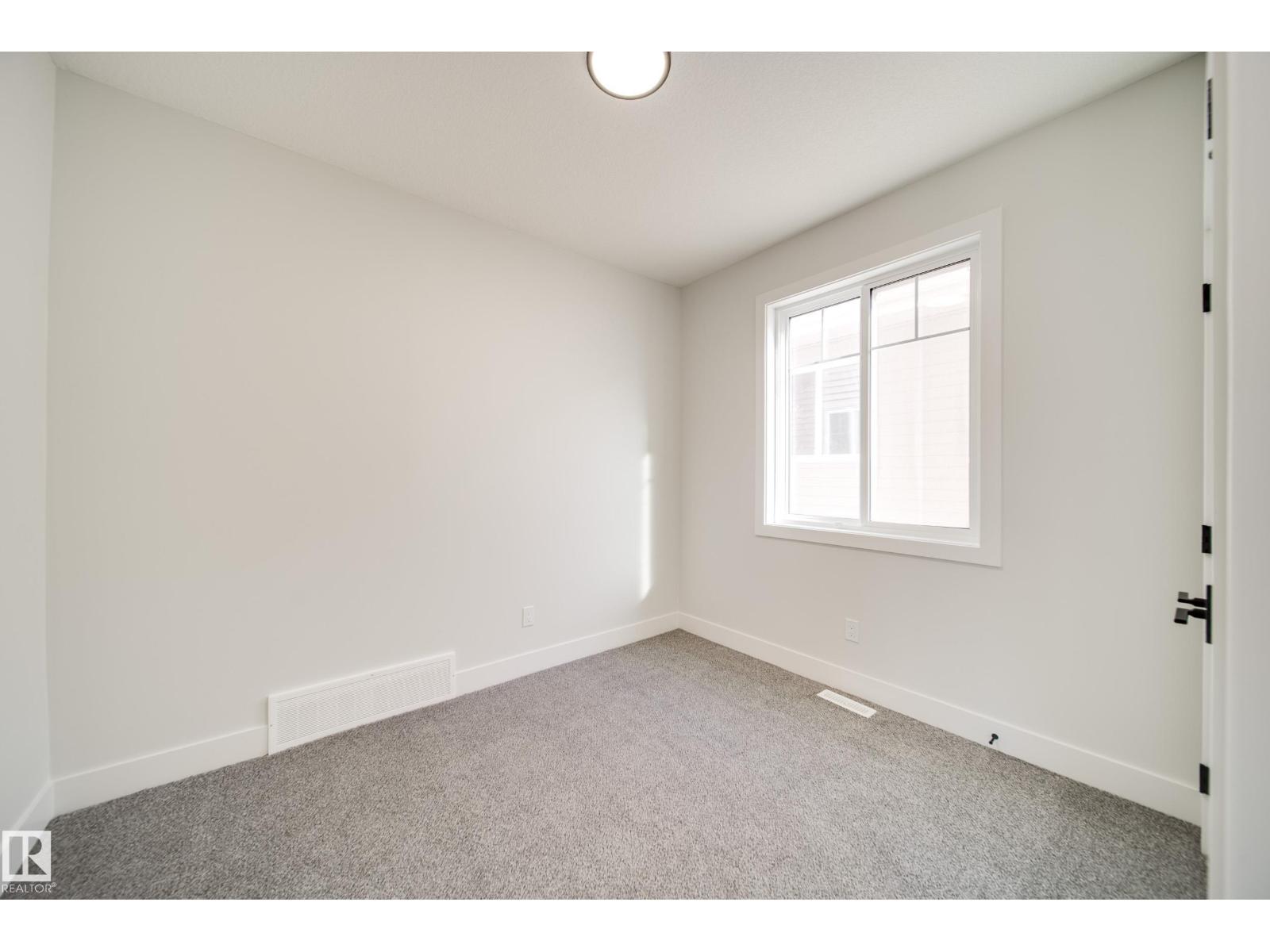 8515 183 Av Nw Property Photo 27