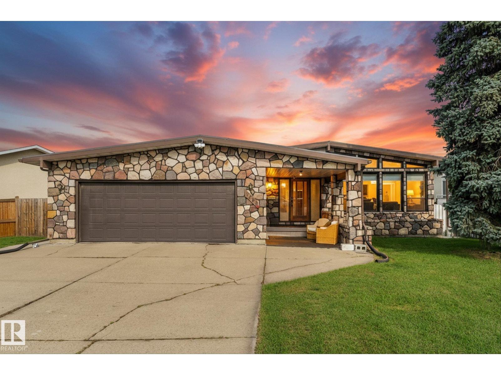 9504 139 Av Nw Property Photo 1