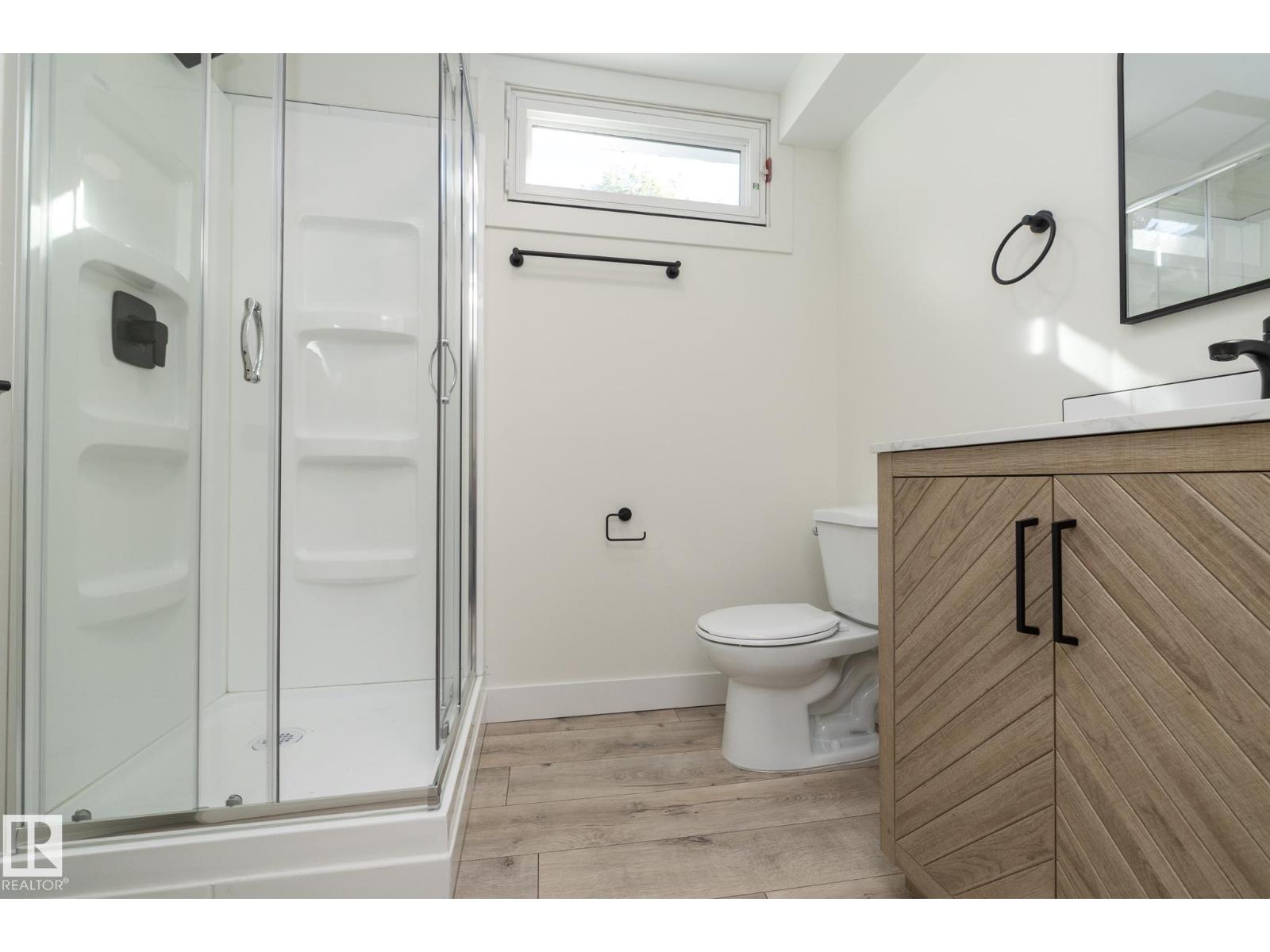 21 Sheridan Dr Property Photo 57