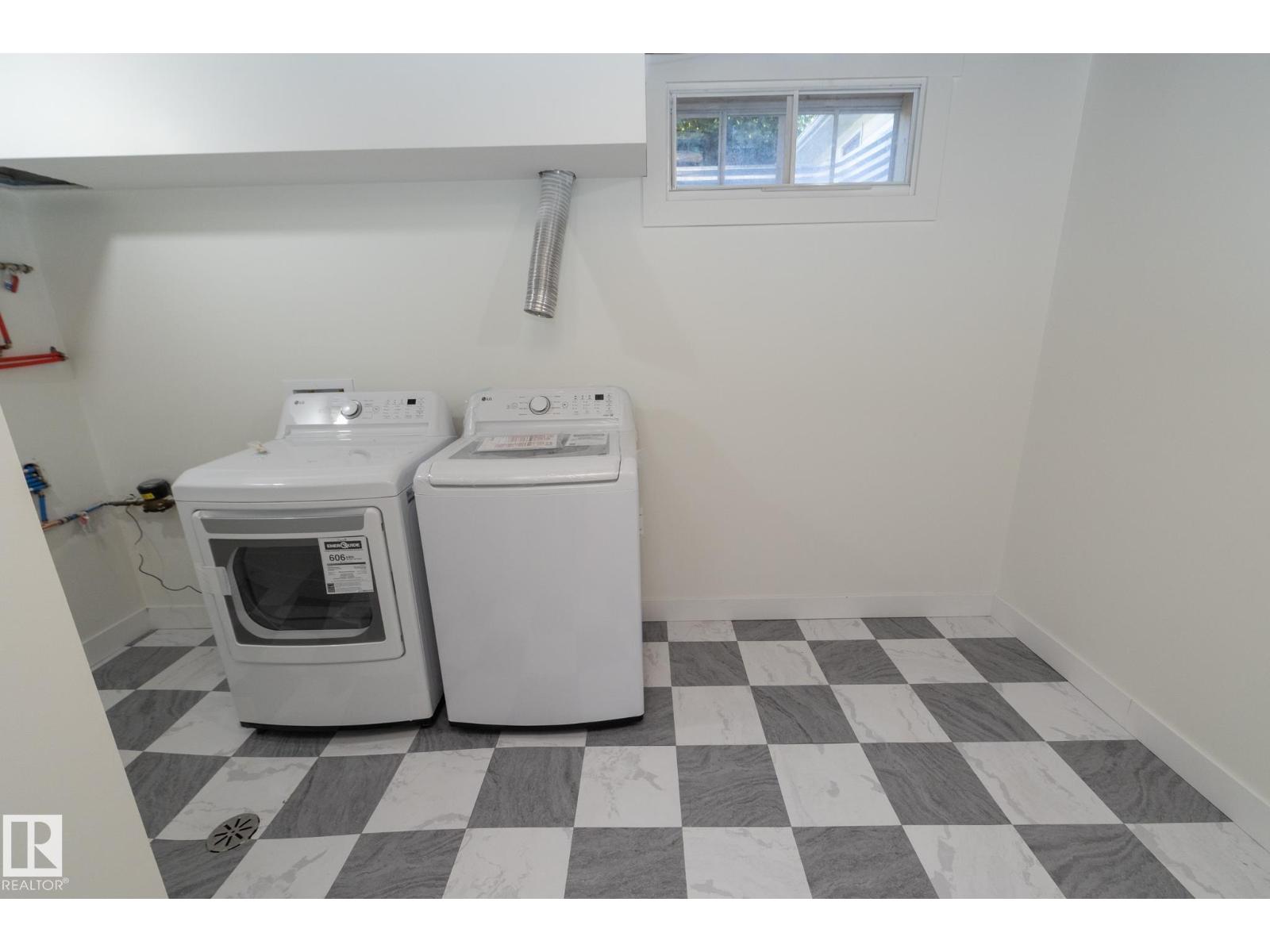 21 Sheridan Dr Property Photo 59
