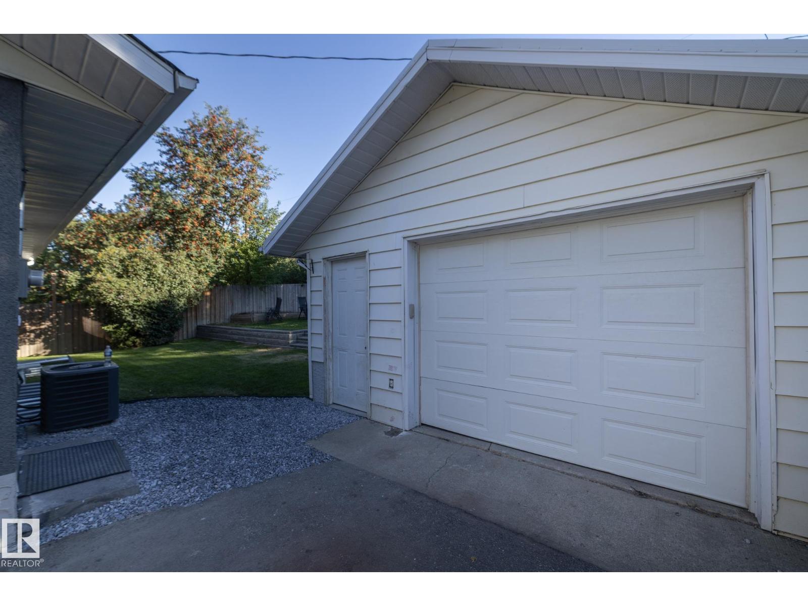 21 Sheridan Dr Property Photo 63