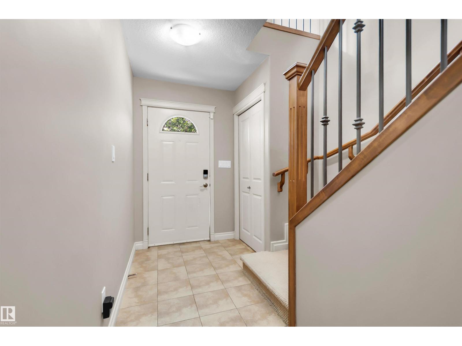 #5 5120 164 Av Nw Property Photo 3