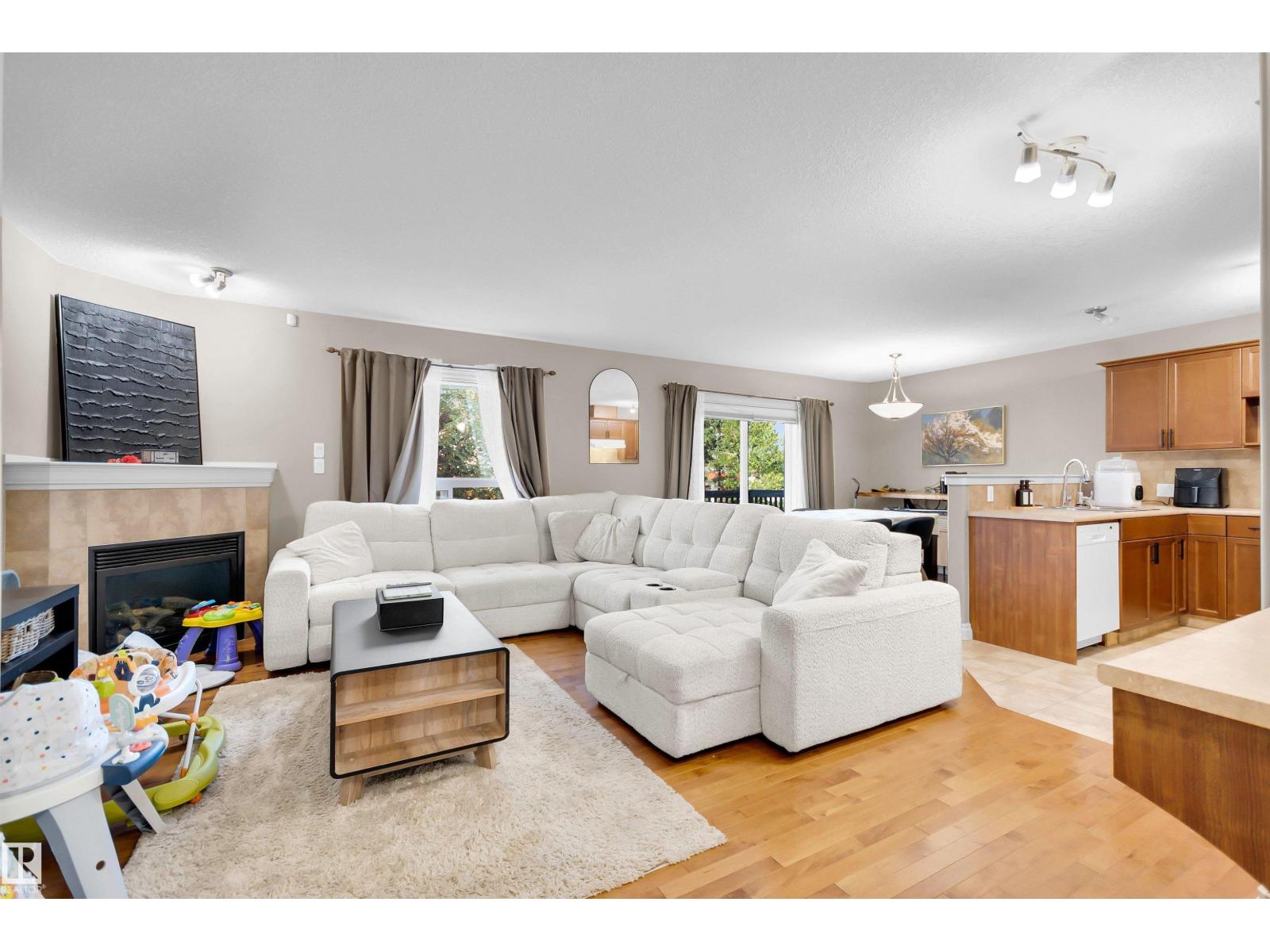 #5 5120 164 Av Nw Property Photo 5