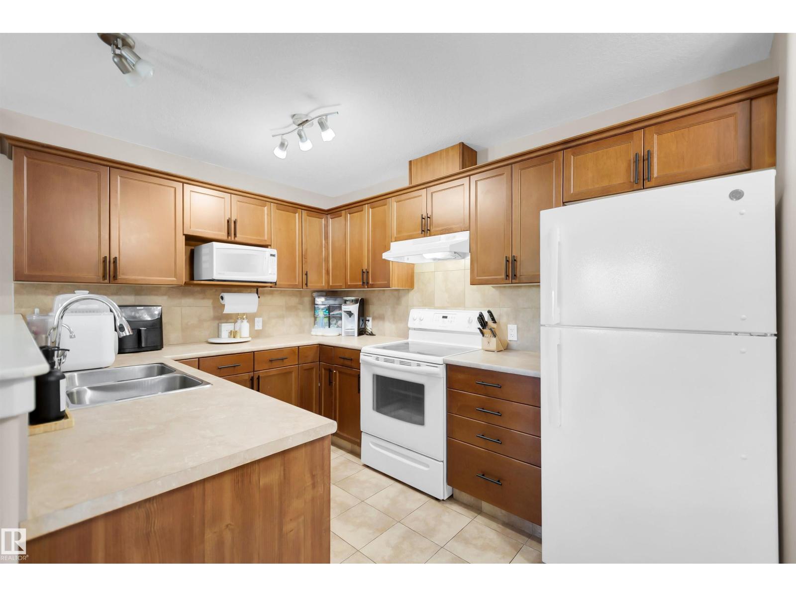#5 5120 164 Av Nw Property Photo 6