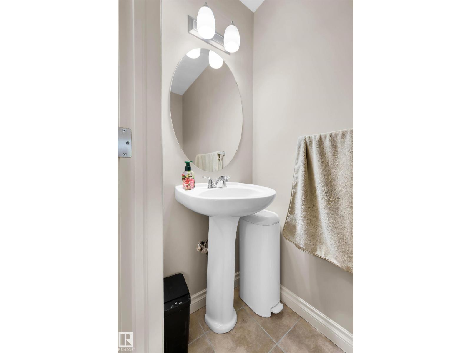 #5 5120 164 Av Nw Property Photo 9