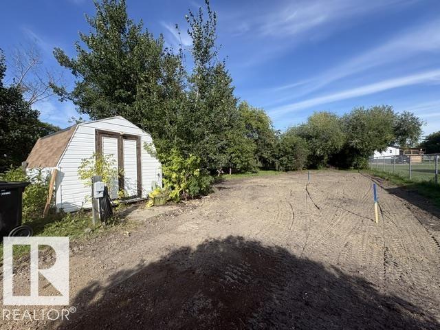 5005 51 St Property Photo 2