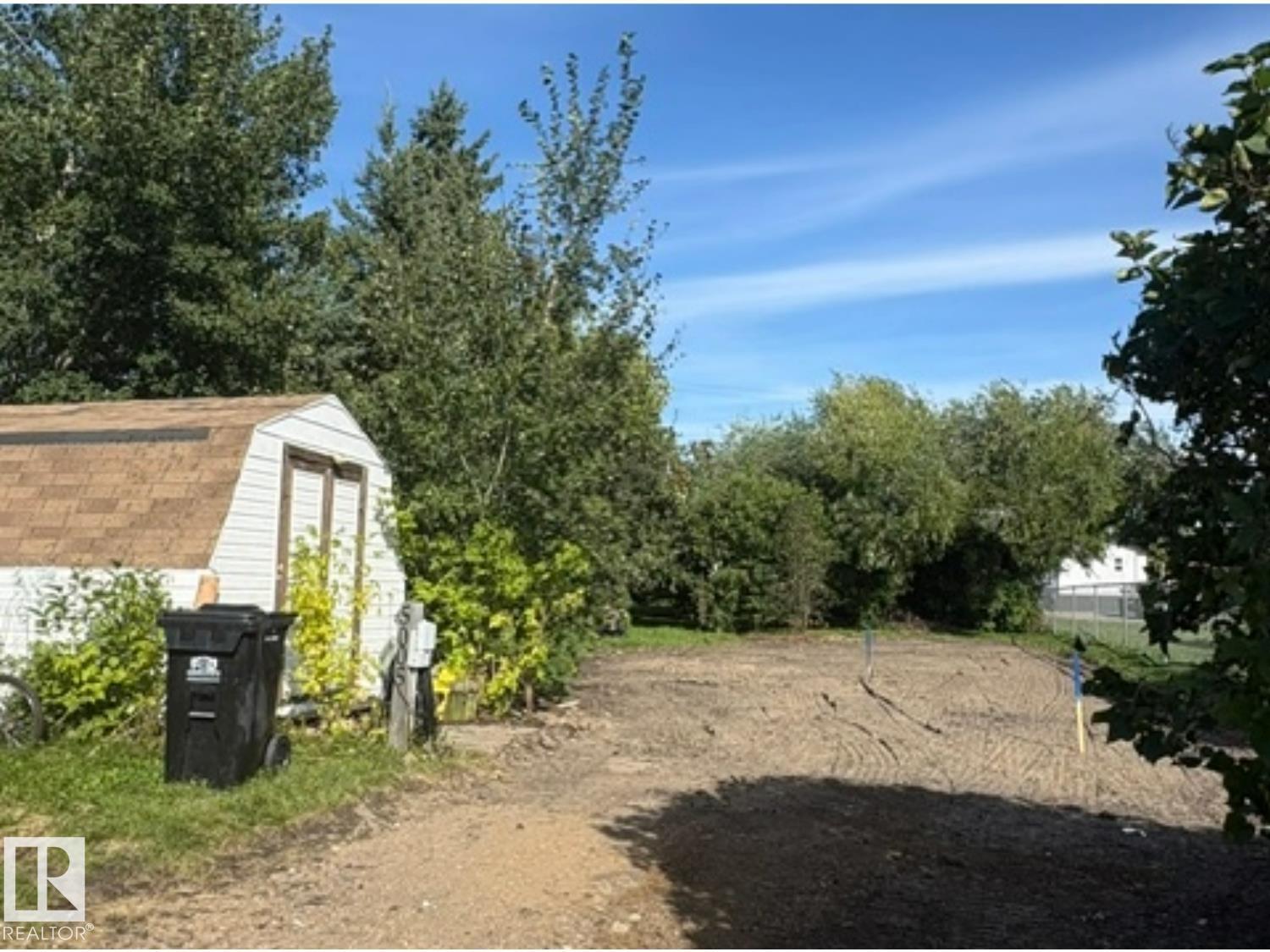 5005 51 St Property Photo 6