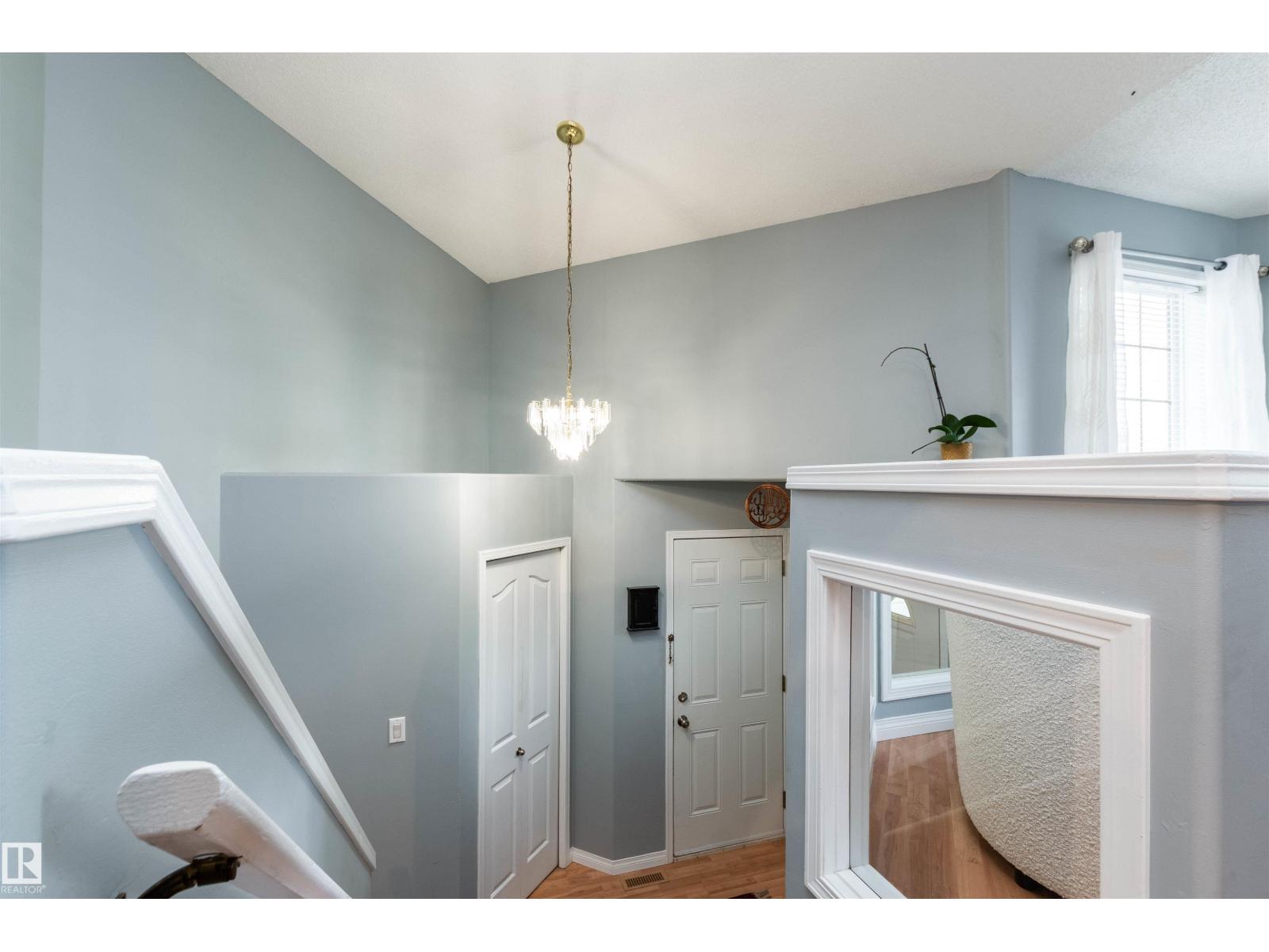 208 Rainbow Cr Property Photo 4